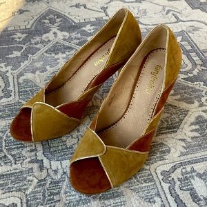 Anthropologie Farylrobin Galore leather Suede Heels 7.5 M B013